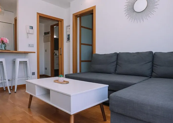 Piscina Y Garaje Cerca Del Centro By Vigo